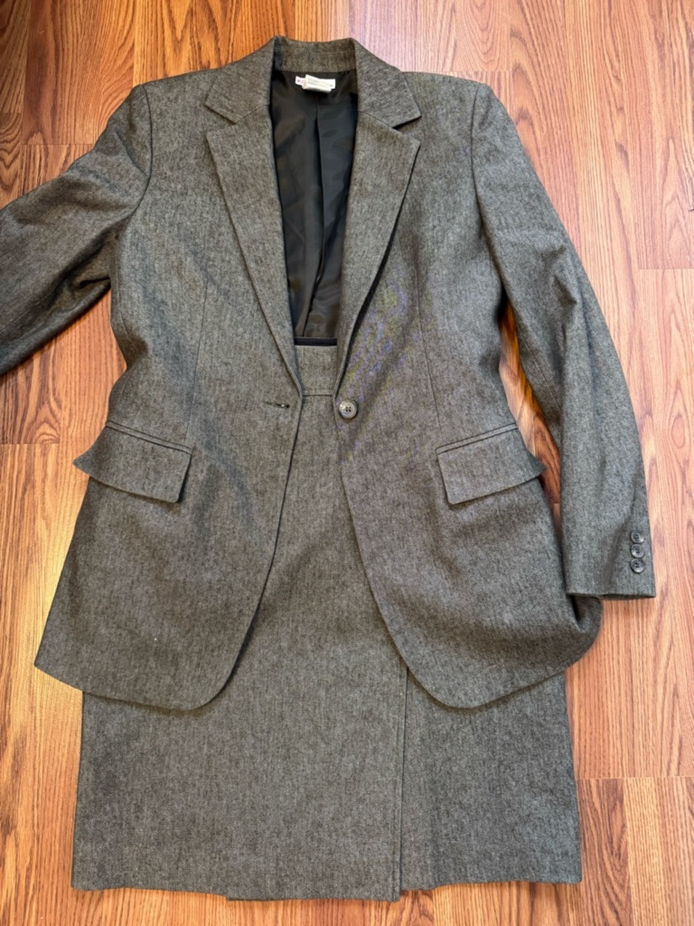 Michael Kors Gray/Green Women's Skirt Suit - Two-Piece Wool Blend